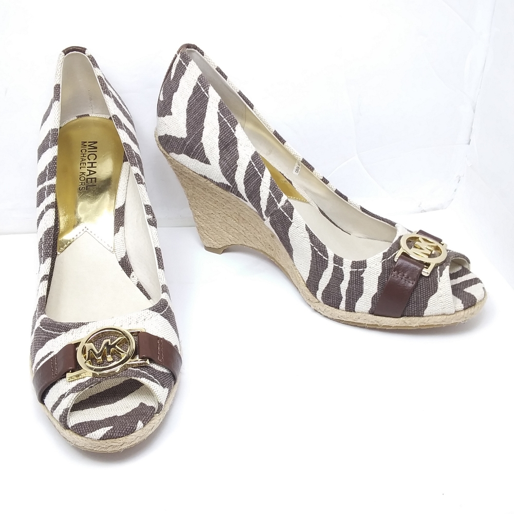 MICHAEL KORS Meg Ivory & Brown Zebra Canvas Gold Logo Jute Wedge Sandals LikeNew